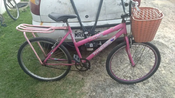 Vendo bicicleta aro 26 tratar Sergio *