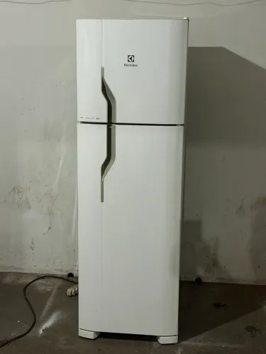 Geladeira Electrolux frost free 260 litros
