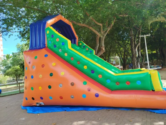 Tobogã inflável
