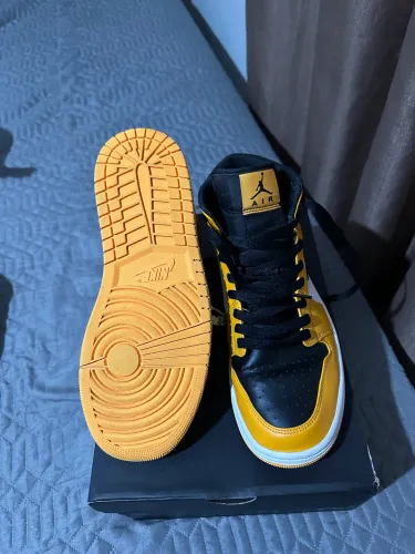 Tênis Nike Air Jordan Mid Táxi com nota