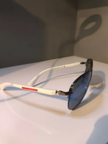Óculos De Sol Prada Linea Rossa SPS 56M Original - Azul e Branco (Com Estojo)