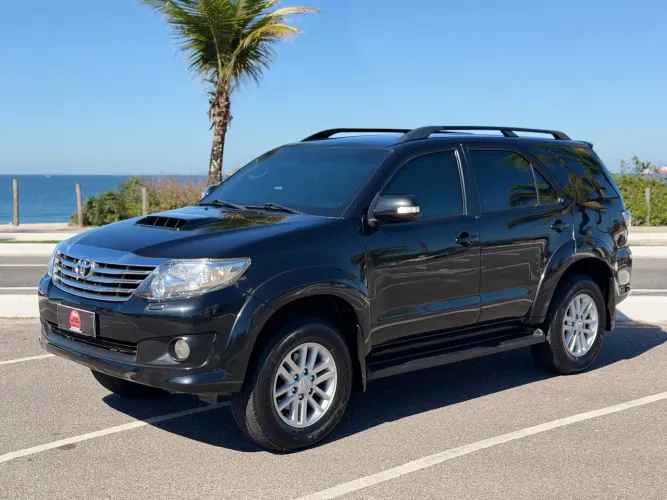 Toyota Hilux SW4 SRV D4-d 4X4 3.0 TDI Dies. AUT 2014