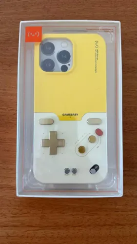 GameBaby Bitmo Lab - Capa Game Boy para iPhone 16 Pro Max - Nova