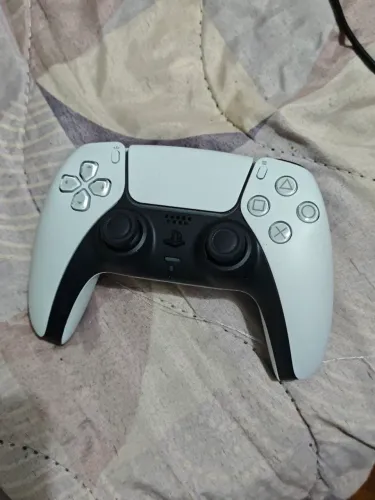 Vendo Controle de PS5 Semi Novo,Entrego na Estação de Metrô