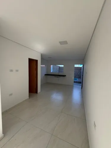 Sobrado novo em Itanhaém, 2 dorms - 500m da praia