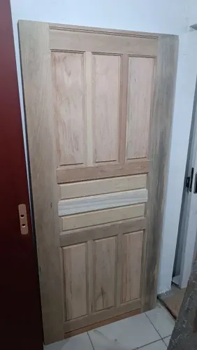 Porta externa de 90cm x 2M VENDE-SE