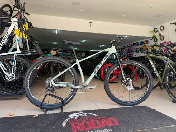 BICICLETA ARO 29 GTA CLIMB SHIMANO ESSA C/ GARANTIA E NOTA FISCAL