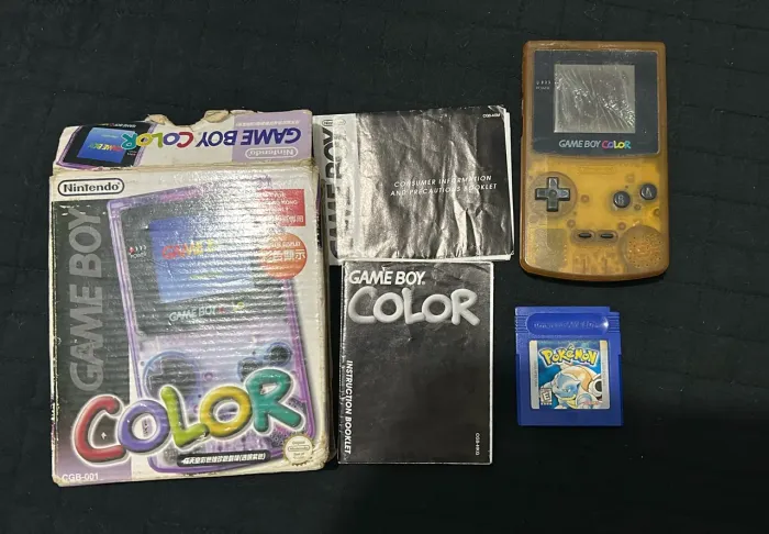 Nintendo Game Boy Color para consertar + caixa e manual + fita Pokémon Blue Original