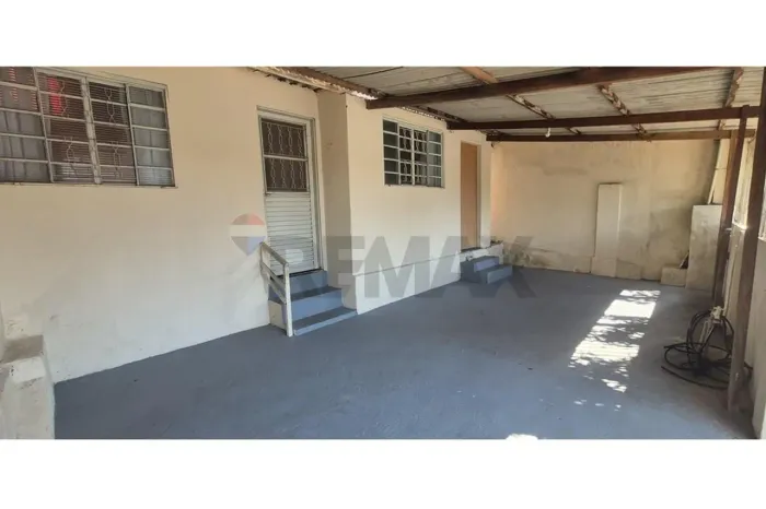 casa a venda no Junqueira na rua 13 de maio