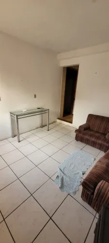 Alugo casa a 50m da UFSC para estudantes 
