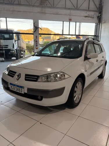 Renault Megane Grand Tour Dynam. Hi-flex 1.6 16V 2013