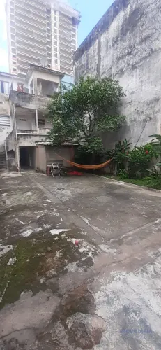 TERRENO 7 X 30 NO CORAÇÃO DO GONZAGA com 2 casas, em Santos