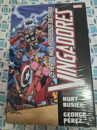 Omnibus Vingadores Kurt Busiek e George Perez vol 1 lacrado