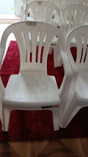 Cadeiras usadas pra igreja