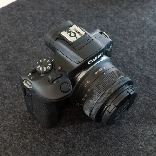 Camera Canon R100