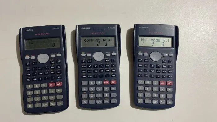 3 Calculadoras Casio fx-82MS