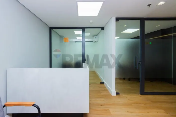 Sala Comercial Mobiliada de 80m² com 4 Vagas  Complexo Praça São Paulo