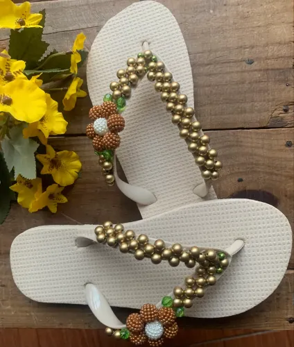 Chinelo Feminino Decorado com Perolas Confortavel Elegante Tamanho 37