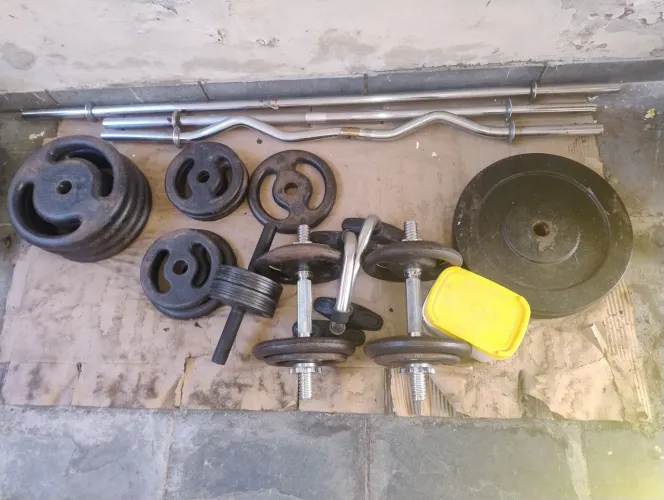 Vendo anilhas, barras e halteres