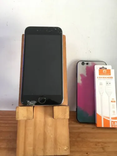 iPhone 6s 64 GB Tela Trincada