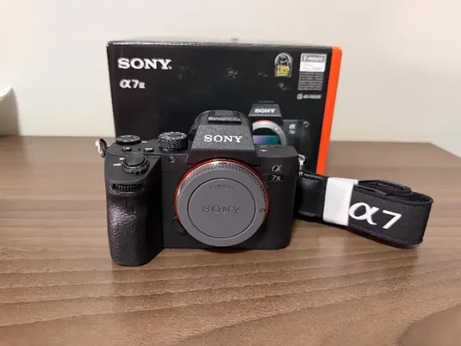 Câmera Sony Alpha A7 III Mirrorless (Corpo) - NOVA