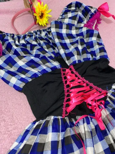 Vendo vestido junino com saia de tule. Usado só uma vez