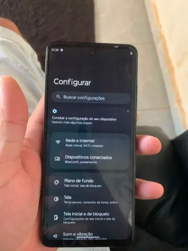 Vende se um celular