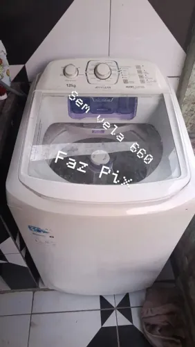 Vende-se uma máquina de lavar 12 kg