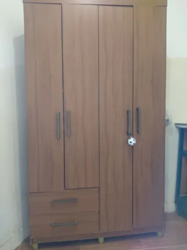 Estou vendendo esse guarda-roupa ou trocando por um organizador