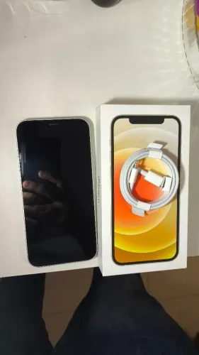 iPhone 12 - 78% de bateria - Única dona, peças 100% originais