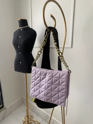 Manequim e suporte de bolsas ou cabides ideal para fazer fotos