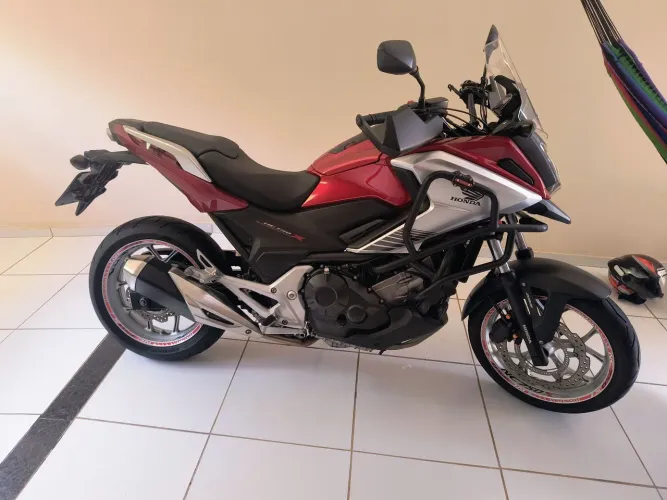 Vendo NC 750  2018/19 com menos de 16.000 km rodados 