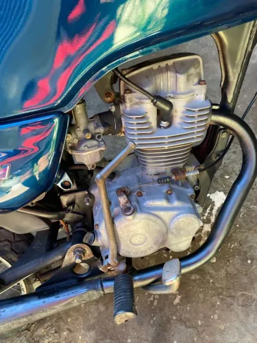 Vendo CG 98 todo revisada em dias so pega i anda moto ta muito boa