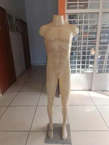 Manequim masculino