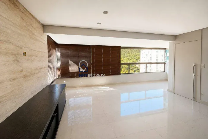 Apartamento com aproximadamente 109m² à venda 3 quartos, sendo 1 suíte e 2 vagas Sion.