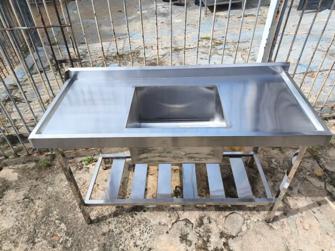 Pia industrial de inox 1,40x60