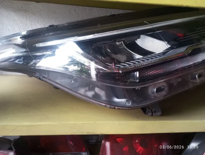 Vendo Farol Strada nova LED original 