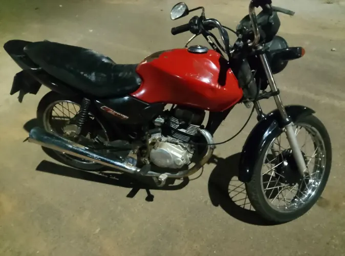 Moto muito boa motor revisado 2.700