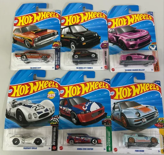 Lote com 31 Hot Wheels Lacrados - Carros Reais e Lançamentos 2025/2026