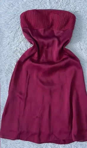 Vestido vermelho bordo tomara que caia