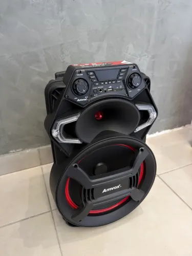 Caixa de Som 550W RMS portátil