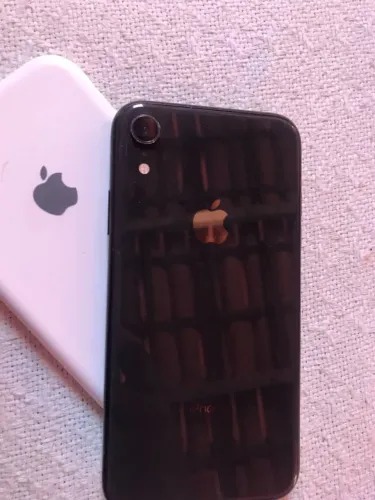 Vendo iPhone xr 64 gigas aparelho funciona tudo bateria 100%
