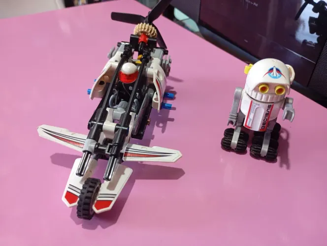Nave mais o robô LEGO produto incompleto