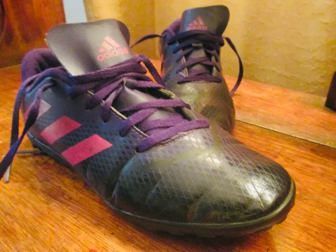 Chuteira Adidas Artilheira IV Society ?35
