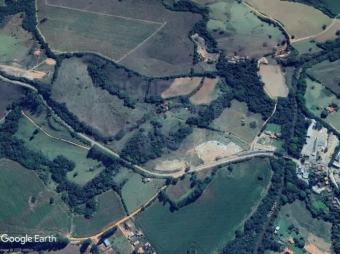 LUMINÁRIAS/MG  Terreno rural com  hectares no Sítio da Bica