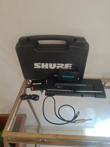 Transmissor guitarra Shure modelo das antigas muito bom completinho com maleta r$ 1100
