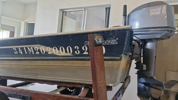 Barco semi-novo 