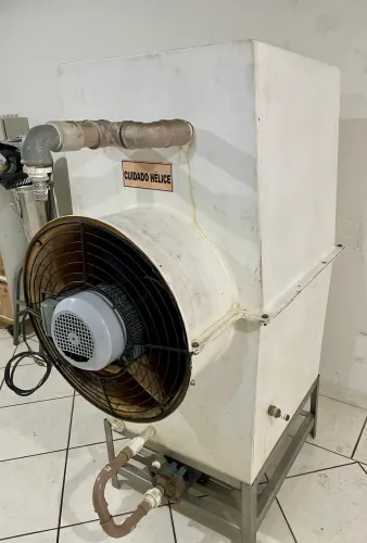 Torre de resfriamento Bertollo ANB1 com bomba