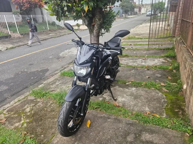 MT 07 ABS muito nova 