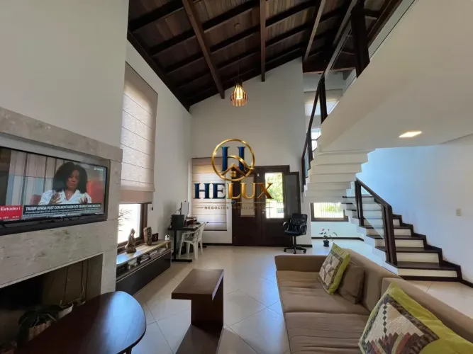 Casa Ampla Estilo Colonial à venda no bairro Rio Vermelho Florianópolis SC
